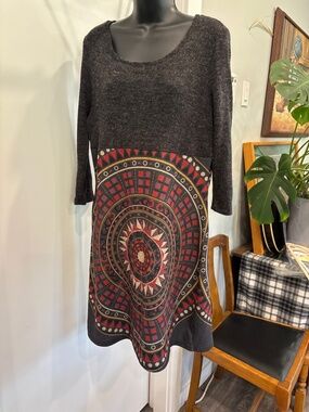 Smash! dress, 95% polyester and 5% Elastane